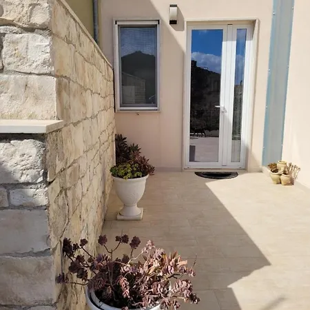 Casa Alecci 1820 3*