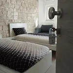 Casa Alecci 1820 Konukevi 4*